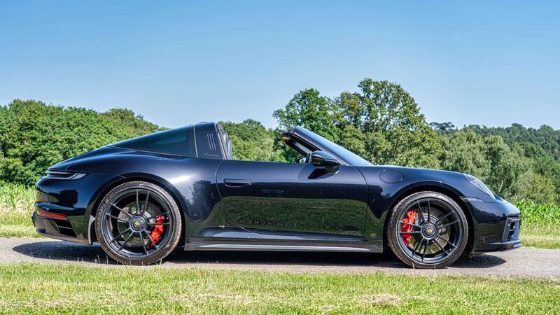 Porsche 911 view 4