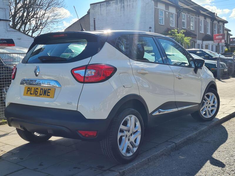 Renault Captur view 3