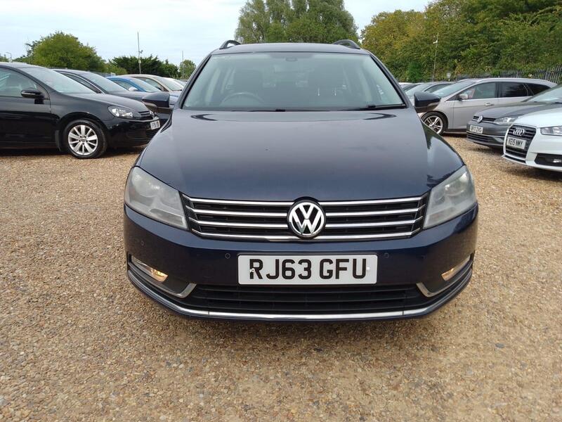 Volkswagen Passat view 2