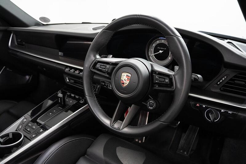 Porsche 911 view 5