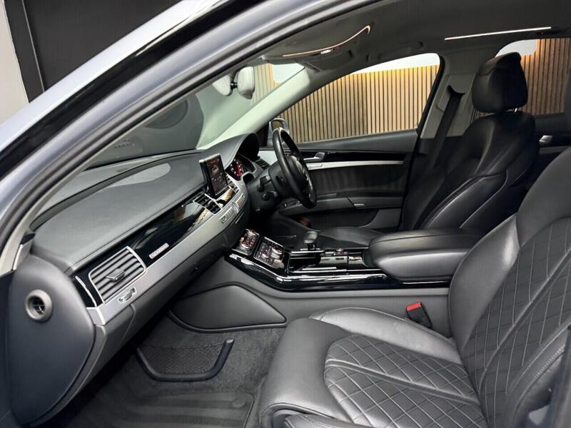 Audi Audi A8 view 2