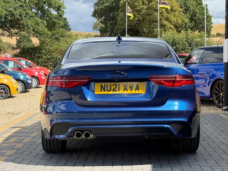 Jaguar Xe view 4