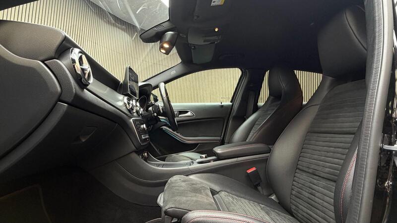 Mercedes-Benz GLA view 3