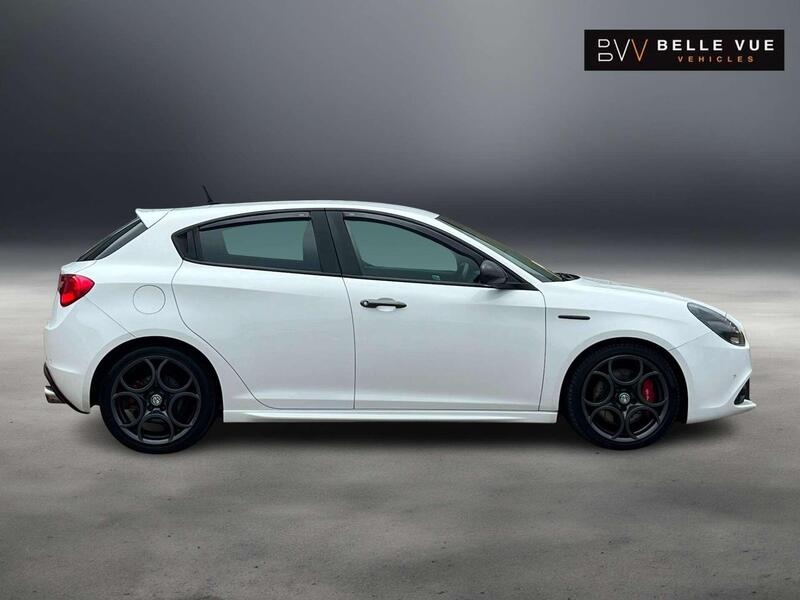 Alfa Romeo Giulietta view 2