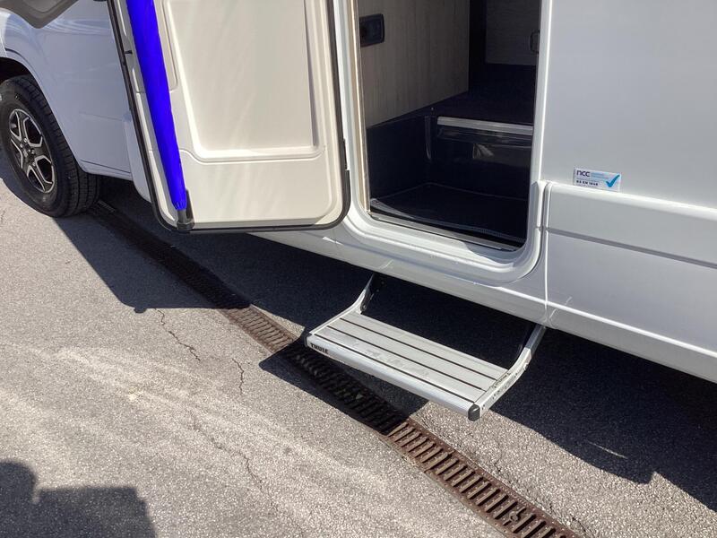 Auto-Trail Expedition C71 — image 6