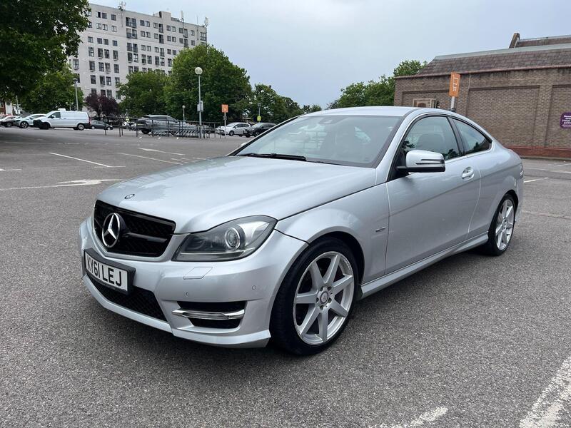 Mercedes-Benz C Class view 3