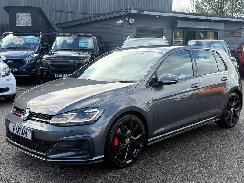 Volkswagen Golf view 4
