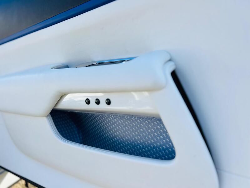 Rolls-Royce Dawn view 52