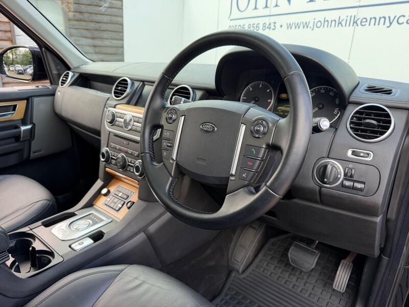 Land Rover Discovery 4 view 7