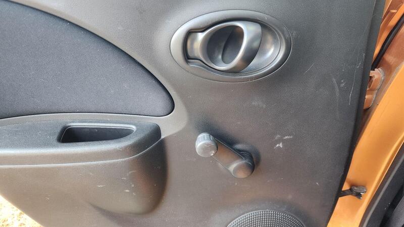 2011 Nissan Micra — photo 40