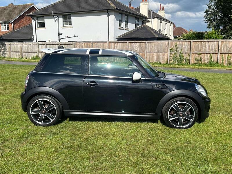 Mini Hatch view 4