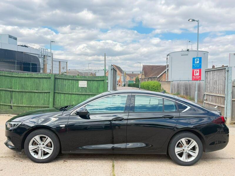 Vauxhall Insignia view 6