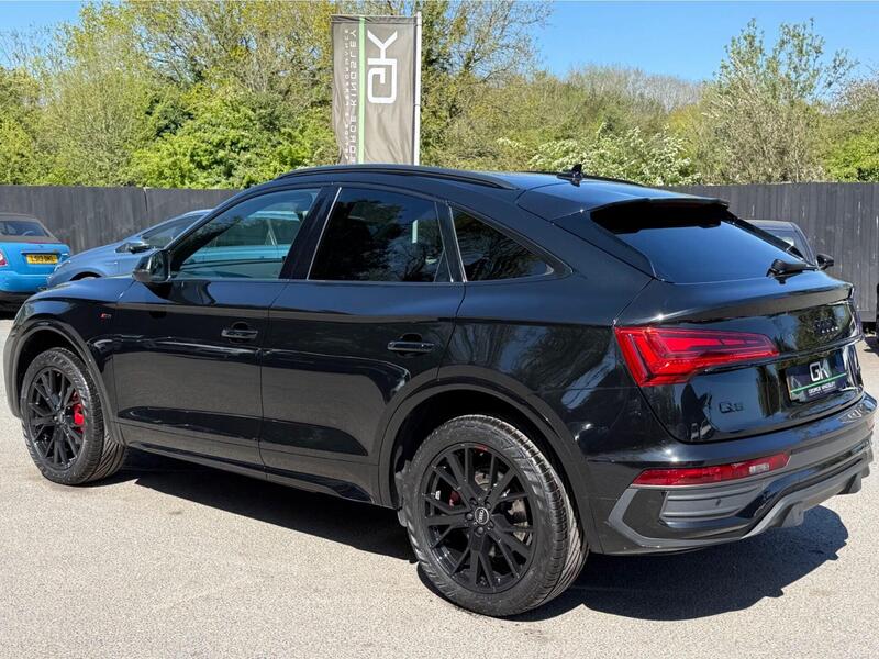Audi Audi Q5 view 2