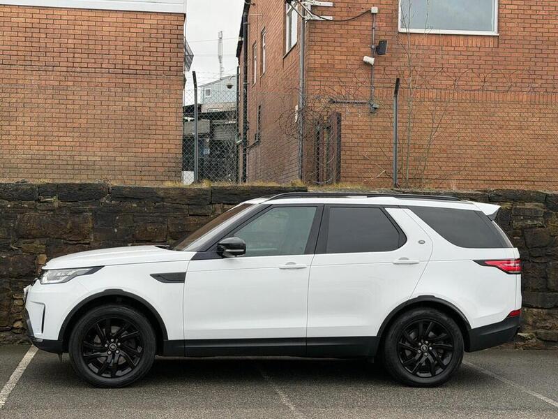 Land Rover Discovery view 4