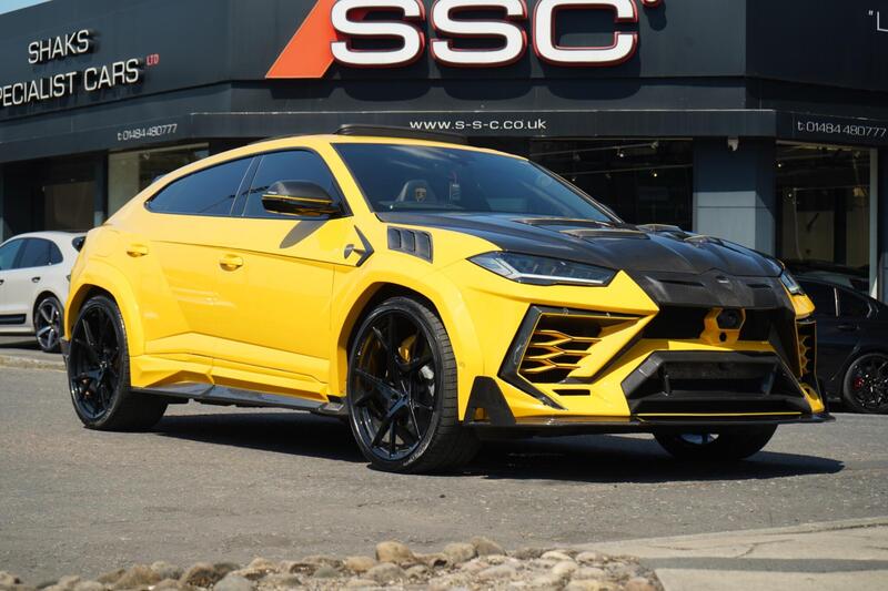 Lamborghini Urus view 4