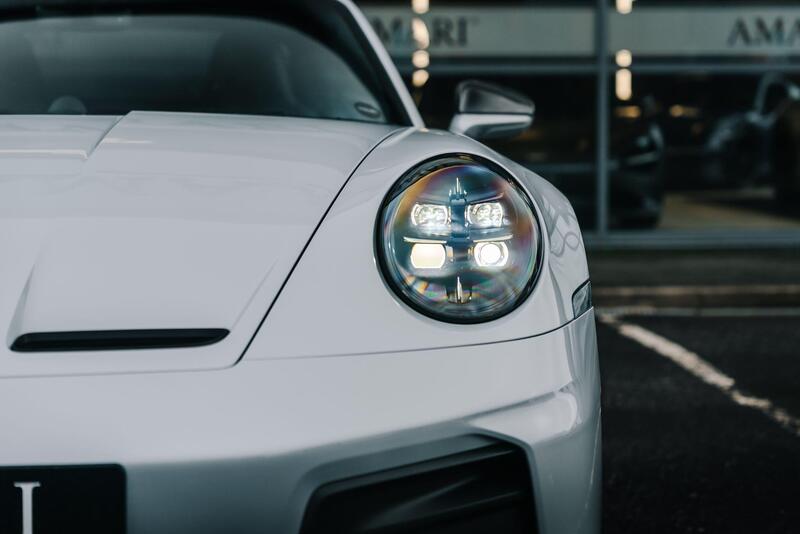 Porsche 911 view 6