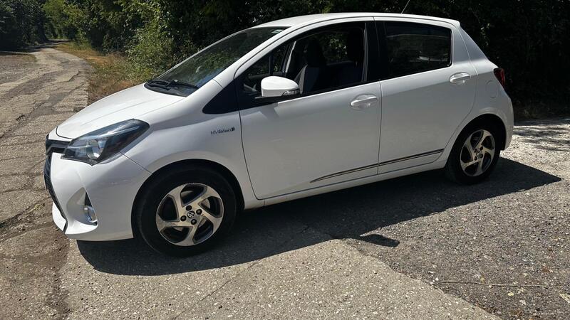 2015 Toyota Yaris — photo 7