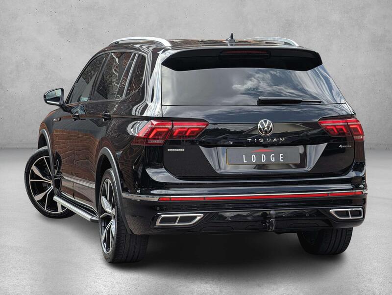 Volkswagen Tiguan Allspace view 5