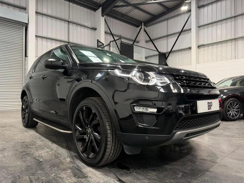 Land Rover Discovery Sport view 5