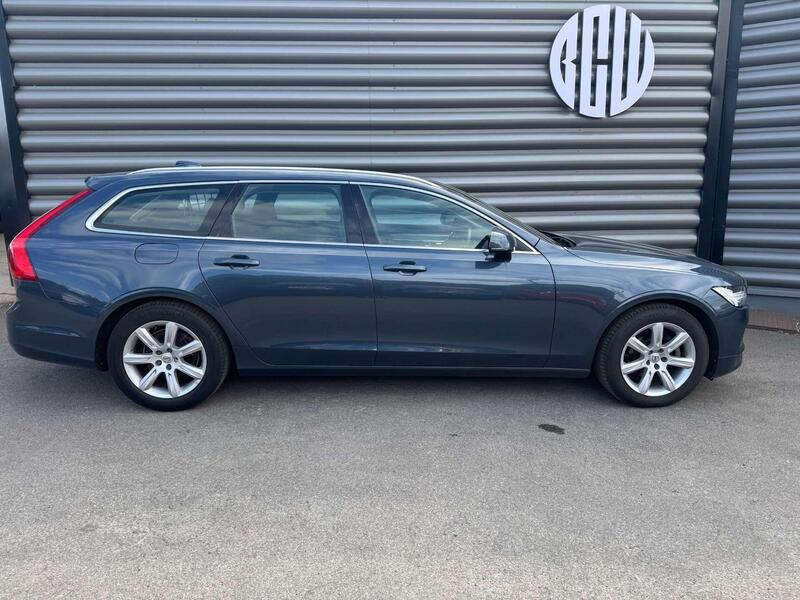 Volvo V90 view 2