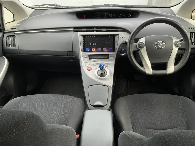 Toyota Prius view 13
