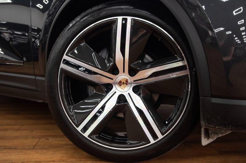 Porsche Macan view 5