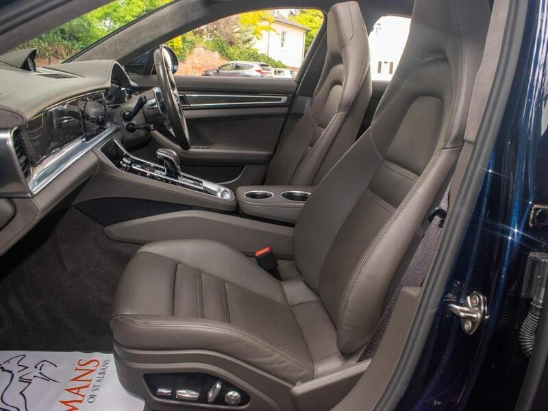 Porsche Panamera view 4