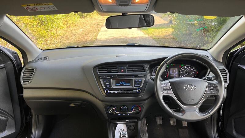 2017 Hyundai i20 — photo 25