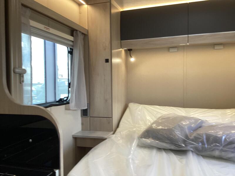 Auto-Trail Expedition C71 — image 27
