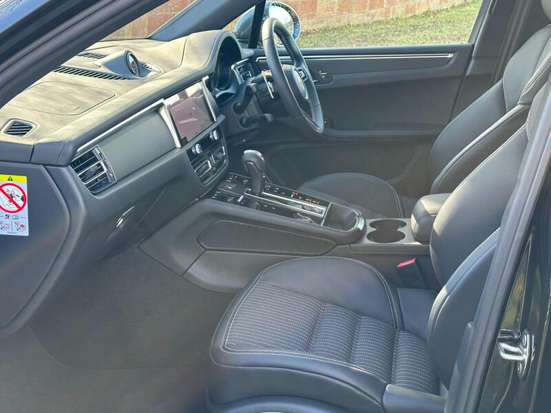 Porsche Macan view 7