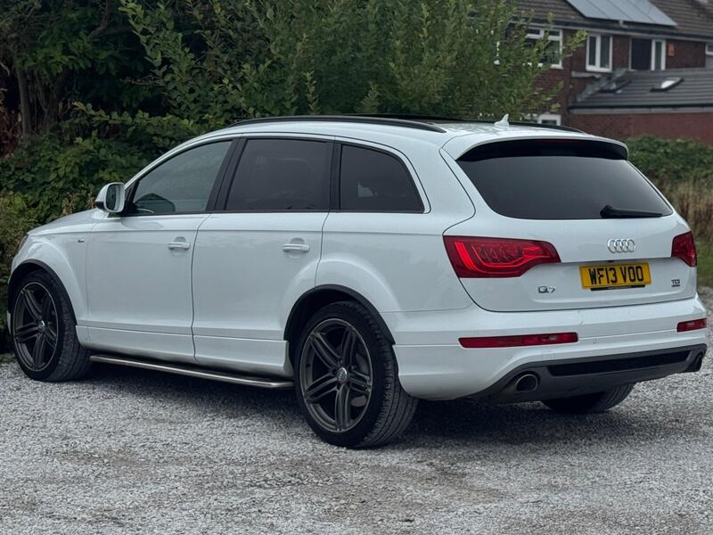 Audi Audi Q7 view 6
