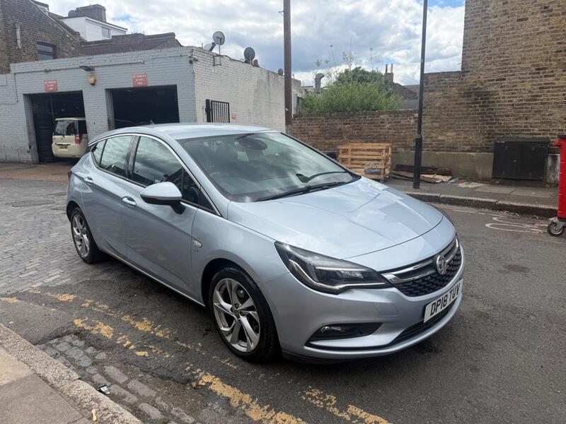 Vauxhall Astra — photo 1