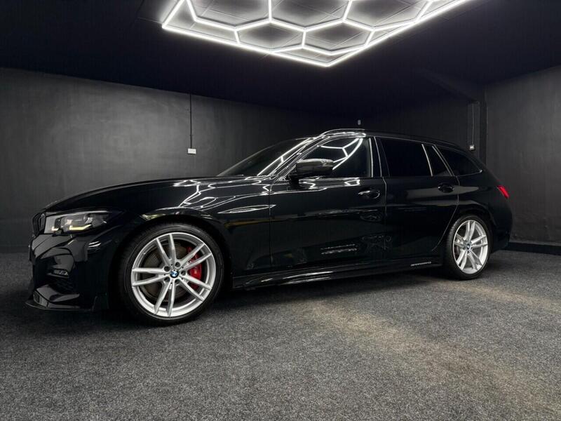 BMW 3 Series view 3