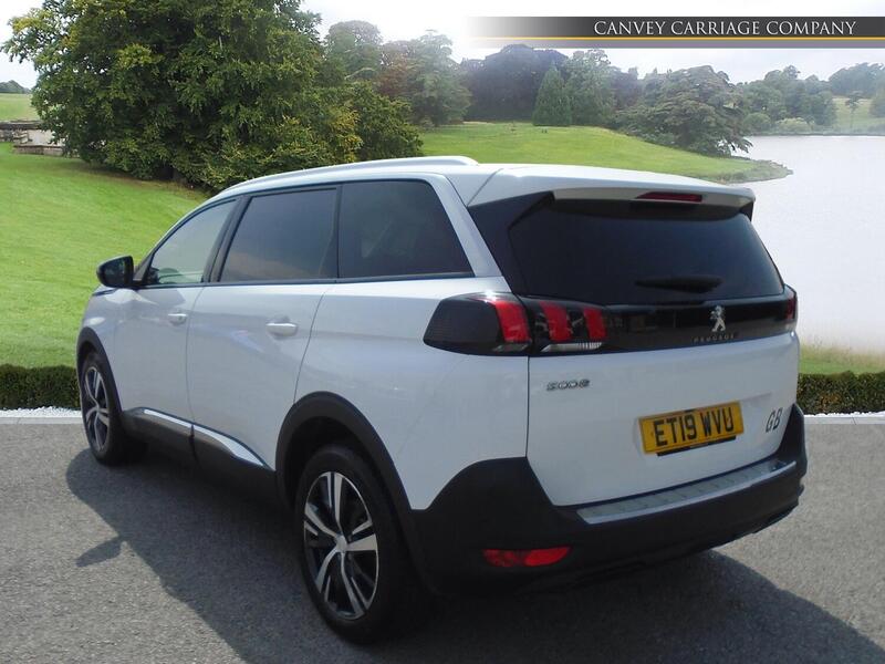 Peugeot 5008 view 4