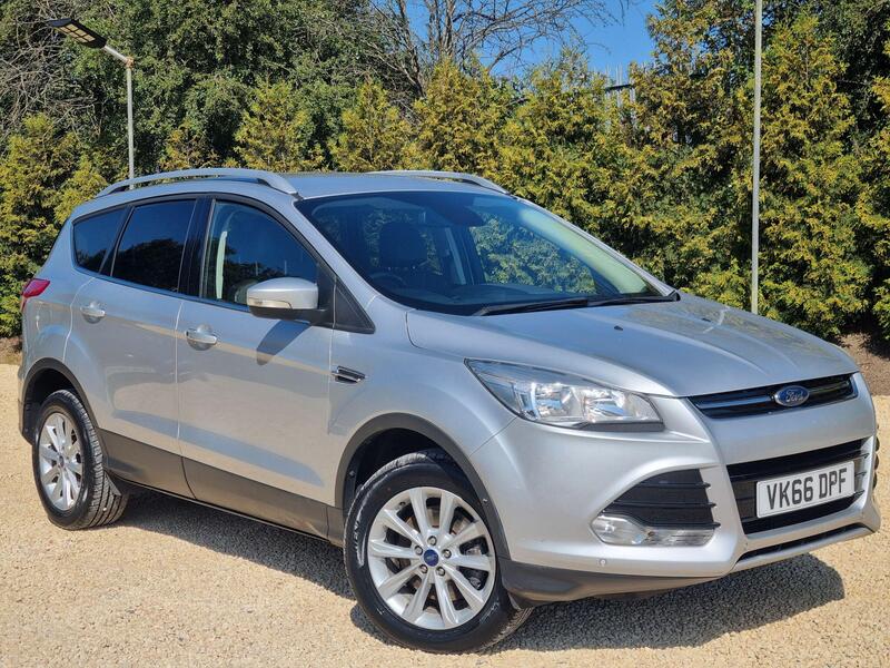 Ford Kuga view 3