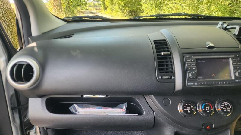 2010 Nissan Note — photo 18