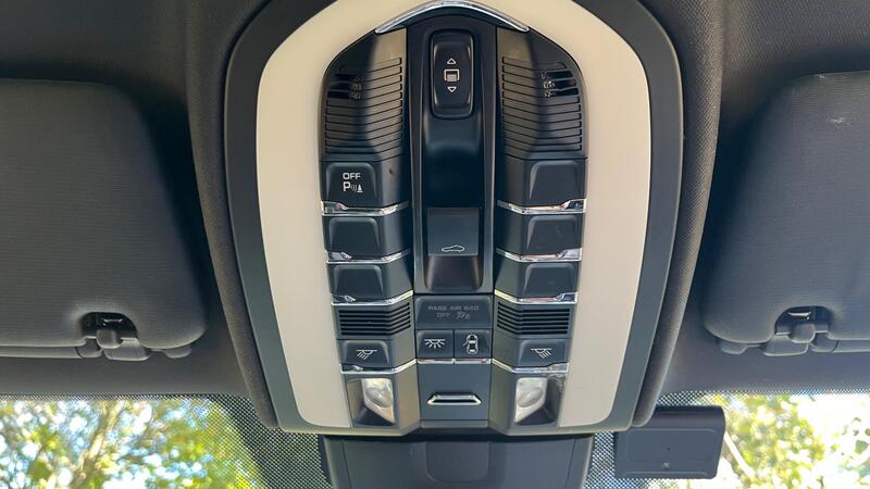 2015 Porsche Cayenne — photo 48