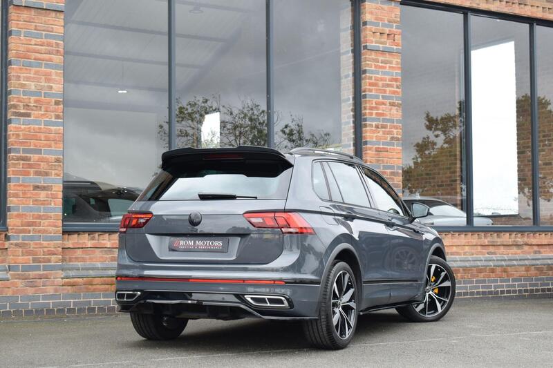Volkswagen Tiguan view 2