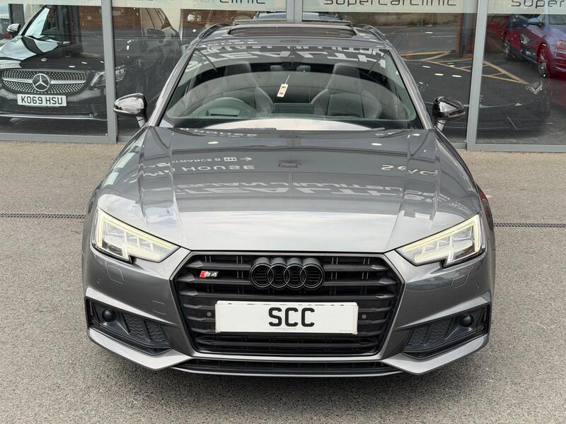 Audi S4 Avant view 3