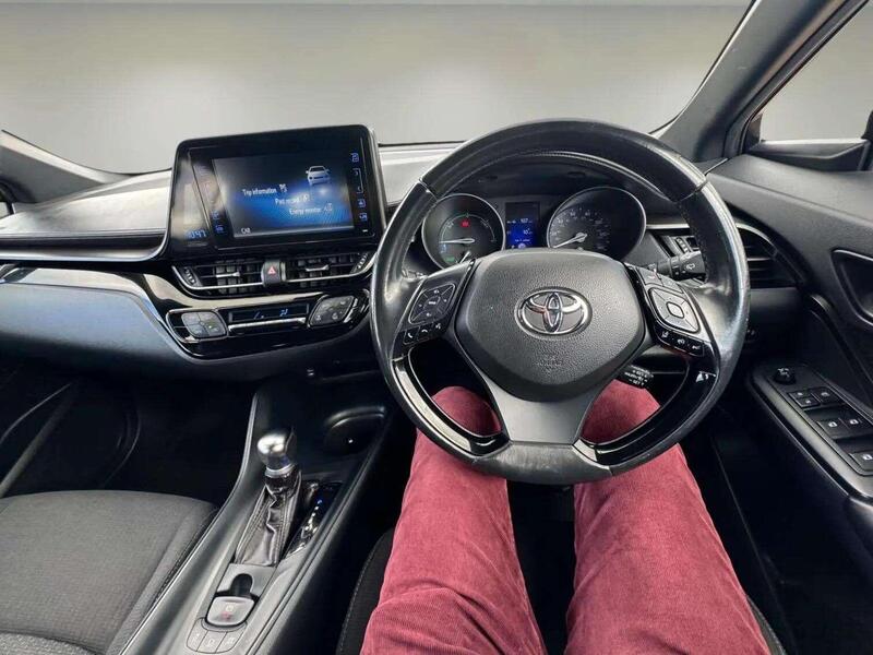 Toyota C-HR view 5