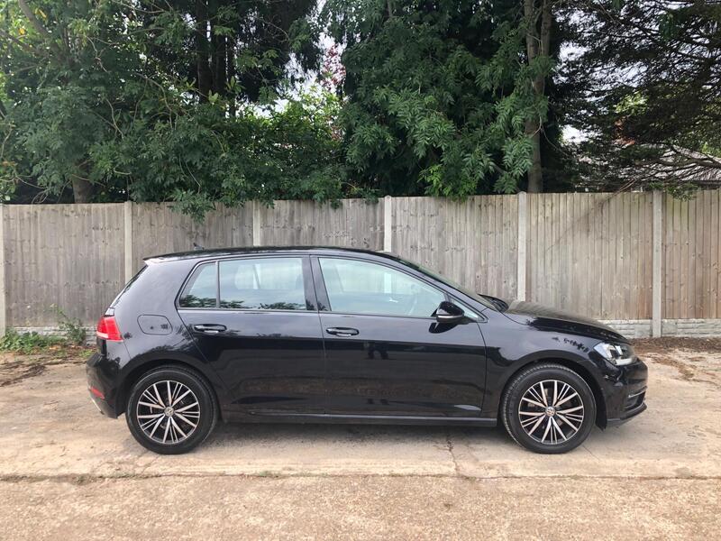 Volkswagen Golf view 2