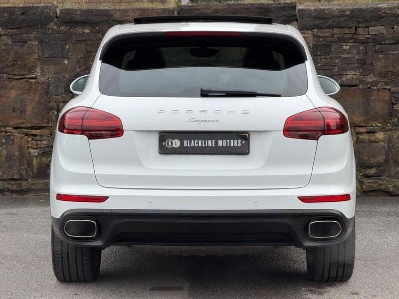 Porsche Cayenne view 6