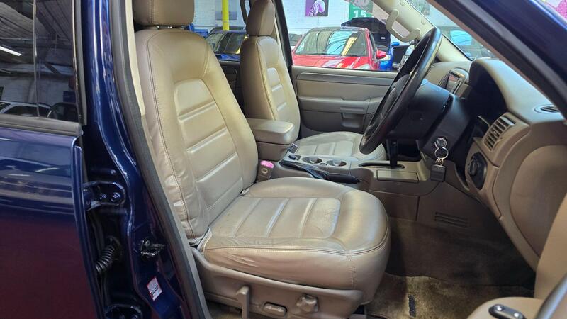 Ford Explorer view 5