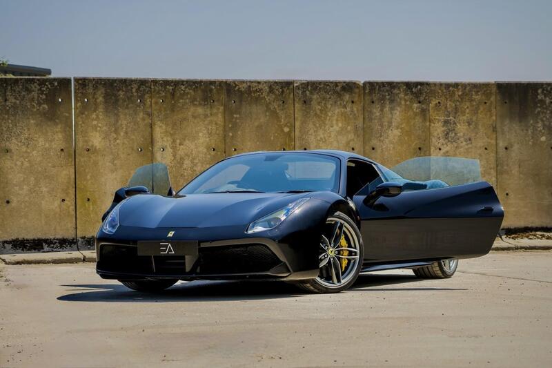 Ferrari 488 view 6