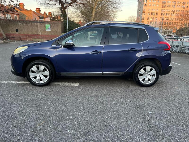 Peugeot 2008 view 4