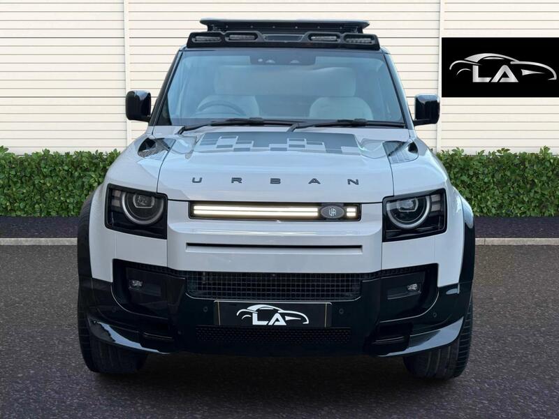 Land Rover Defender 110 view 4
