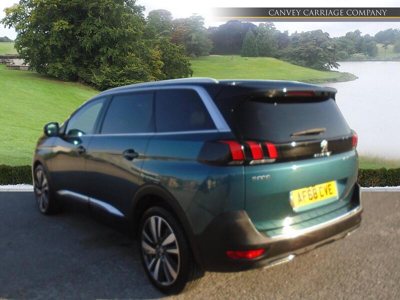 Peugeot 5008 view 4