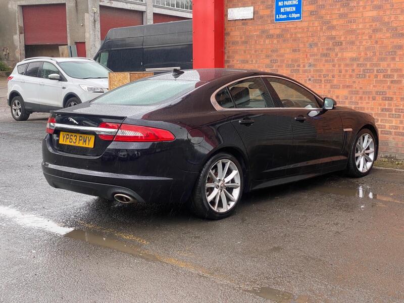 Jaguar XF view 21