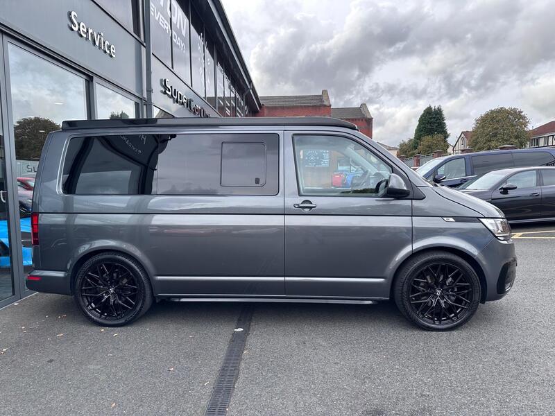 Volkswagen Transporter view 6
