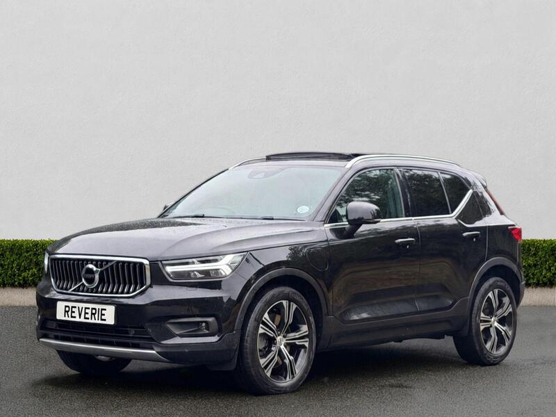 Volvo XC40 view 3